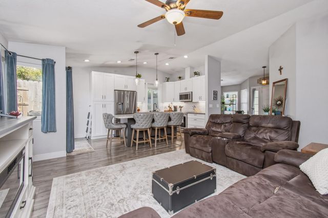 617 Grider Dr, Roseville, CA 95678
