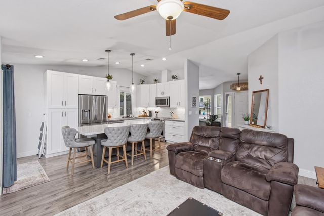 617 Grider Dr, Roseville, CA 95678