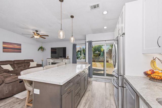 617 Grider Dr, Roseville, CA 95678