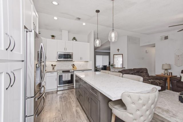 617 Grider Dr, Roseville, CA 95678