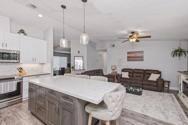 617 Grider Dr, Roseville, CA 95678
