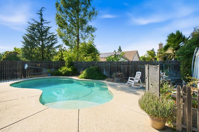 617 Grider Dr, Roseville, CA 95678