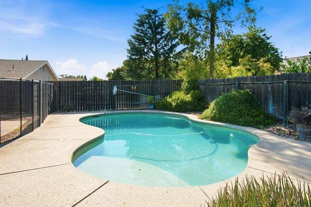 617 Grider Dr, Roseville, CA 95678