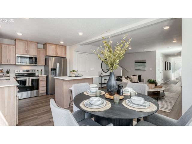 6115 Se 16th St, Gresham, OR 97080