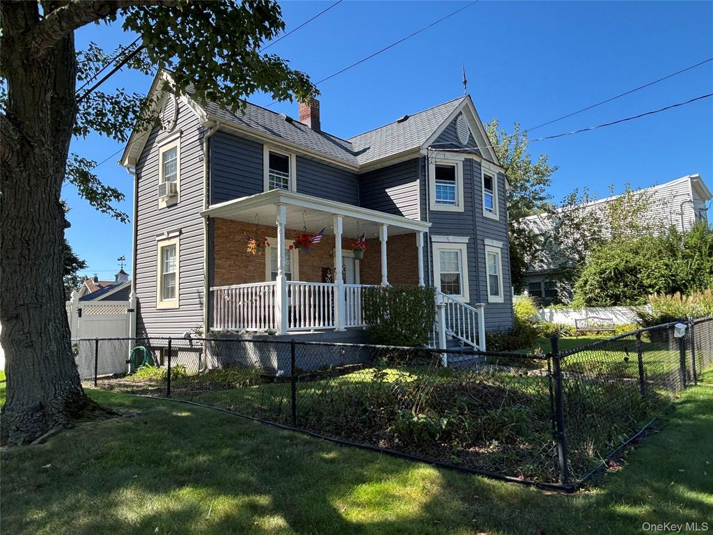 197 S 7th Street, Lindenhurst, NY 11757 — exterior