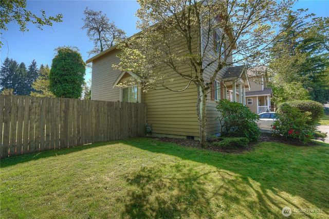 10910 10912 Fruitland Avenue E, Puyallup, WA 98373