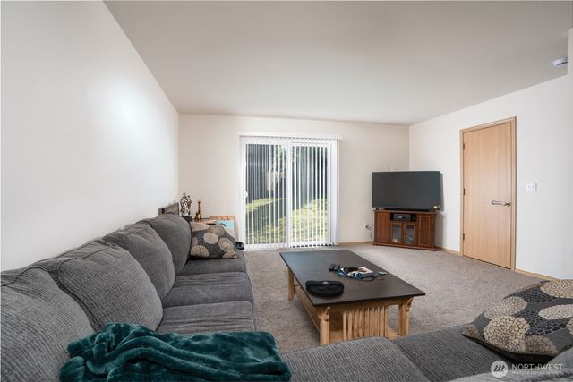 10910 10912 Fruitland Avenue E, Puyallup, WA 98373