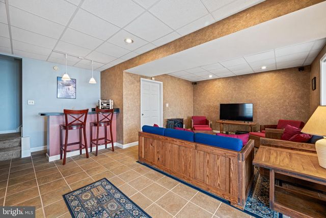 187 N RIVER DR, Pennsville, NJ 08070