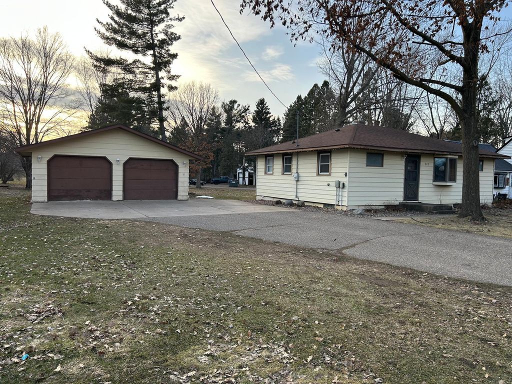 225 Church Street, Woodville, WI 54028