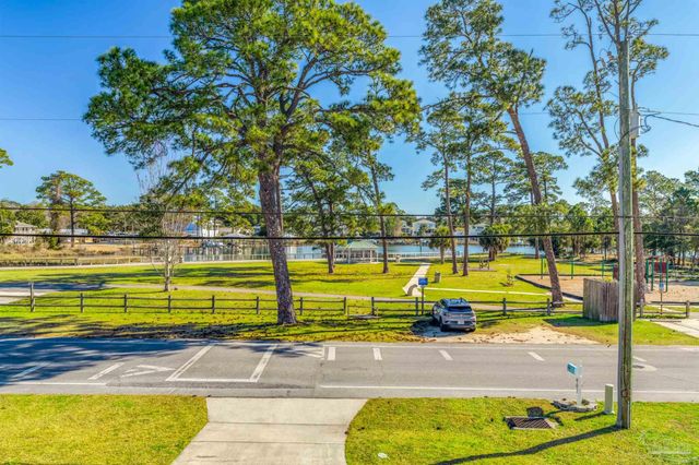 407 S 2nd St, Pensacola, FL 32507