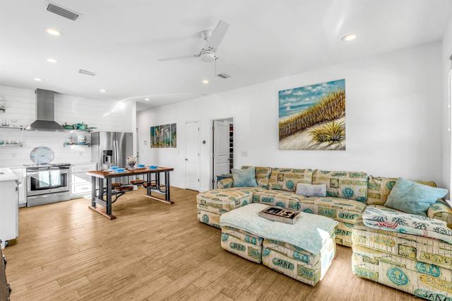 407 S 2nd St, Pensacola, FL 32507