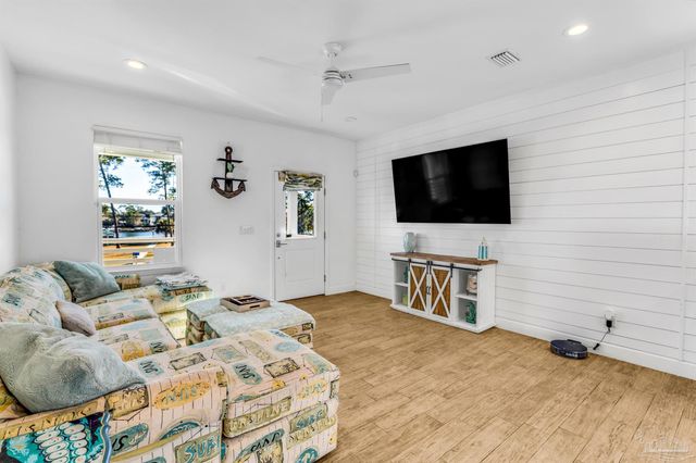 407 S 2nd St, Pensacola, FL 32507