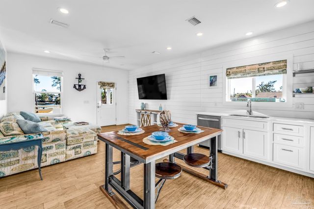 407 S 2nd St, Pensacola, FL 32507