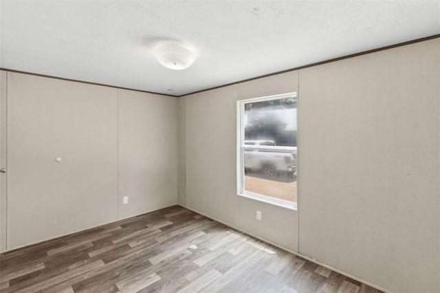 908 Turney LN, Smithville, TX 78957