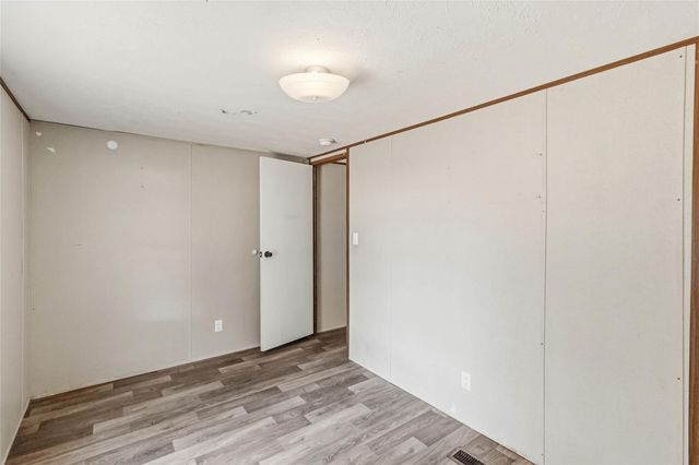 908 Turney LN, Smithville, TX 78957