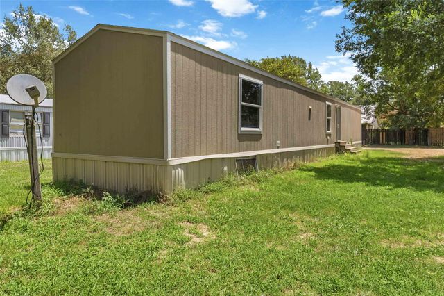 908 Turney LN, Smithville, TX 78957