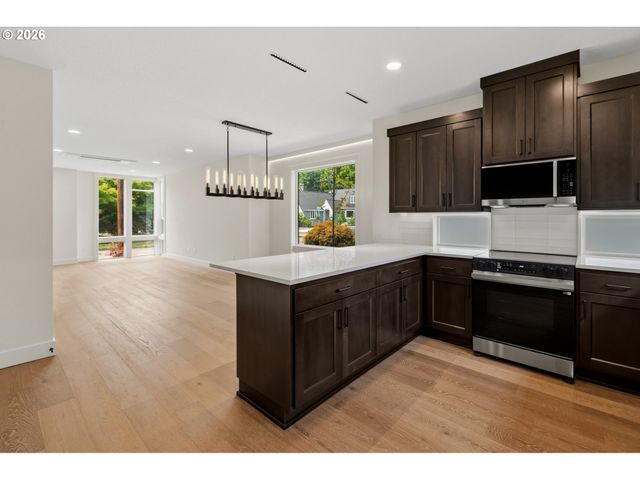3996 Ne 35TH Ave, Portland, OR 97212