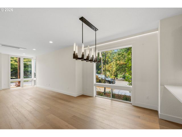 3996 Ne 35TH Ave, Portland, OR 97212