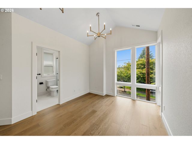 3996 Ne 35TH Ave, Portland, OR 97212