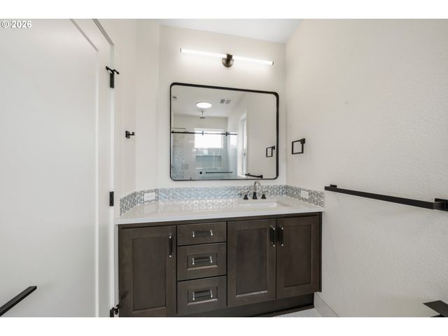 3996 Ne 35TH Ave, Portland, OR 97212