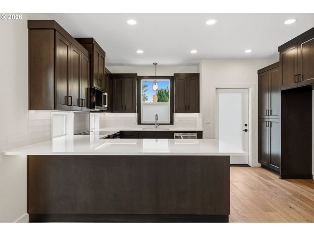 3996 Ne 35TH Ave, Portland, OR 97212