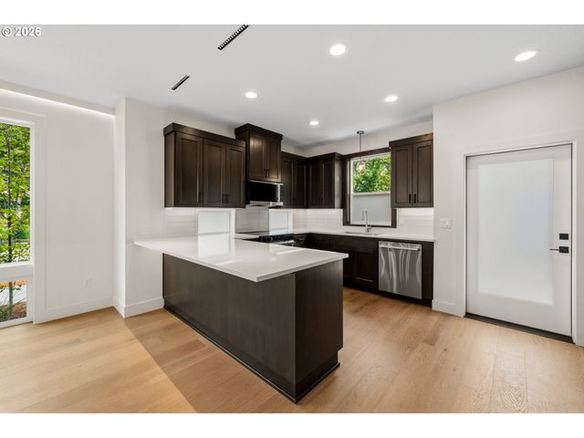 3996 Ne 35TH Ave, Portland, OR 97212