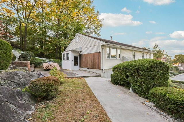 166 Park Hill Ave Yonkers, Yonkers, NY 10705