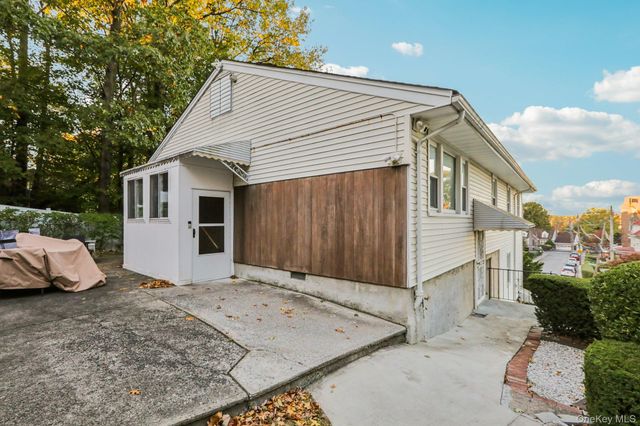 166 Park Hill Ave Yonkers, Yonkers, NY 10705