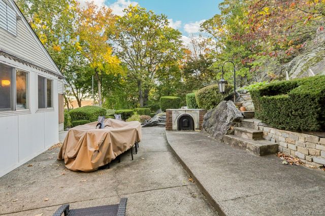 166 Park Hill Ave Yonkers, Yonkers, NY 10705