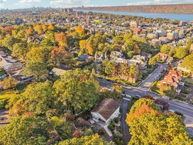 166 Park Hill Ave Yonkers, Yonkers, NY 10705