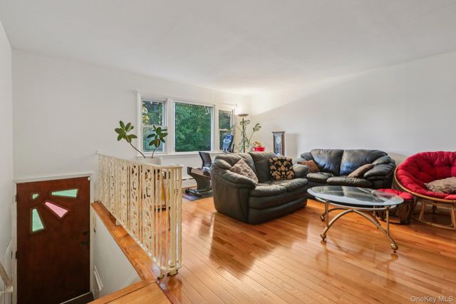 166 Park Hill Ave Yonkers, Yonkers, NY 10705