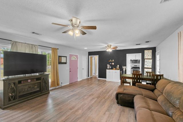 209 Sherwood Drive, Dothan, AL 36303