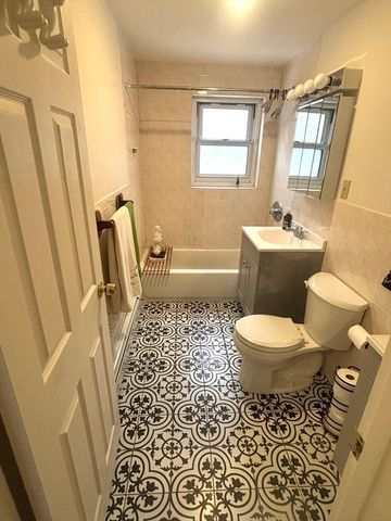 105 Chestnut St 2, Brookline, MA 02455