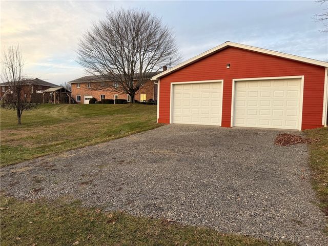 830 Hartzell School Rd, New Sewickley Twp, PA 15066