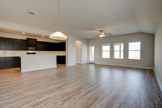 137 Goldfinch DR, San Marcos, TX 78666