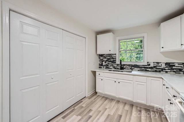 1224 E Woodlawn Road, Charlotte, NC 28209