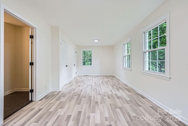 1224 E Woodlawn Road, Charlotte, NC 28209