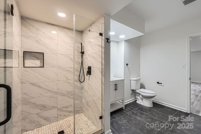 1224 E Woodlawn Road, Charlotte, NC 28209