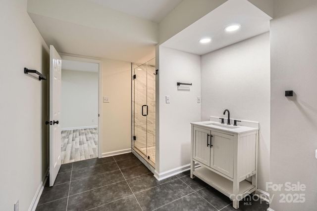 1224 E Woodlawn Road, Charlotte, NC 28209