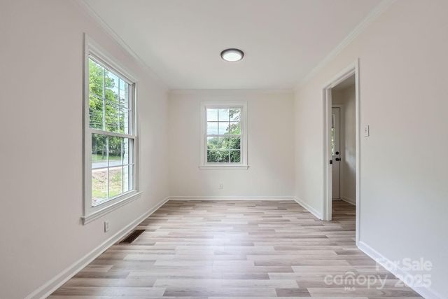 1224 E Woodlawn Road, Charlotte, NC 28209