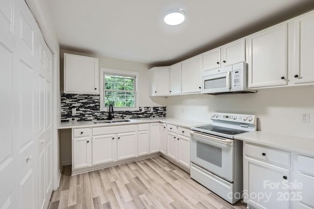 1224 E Woodlawn Road, Charlotte, NC 28209