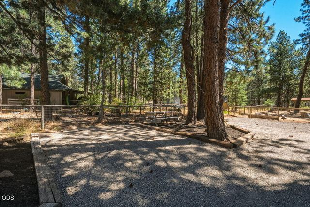 60282 Cree Circle, Bend, OR 97702