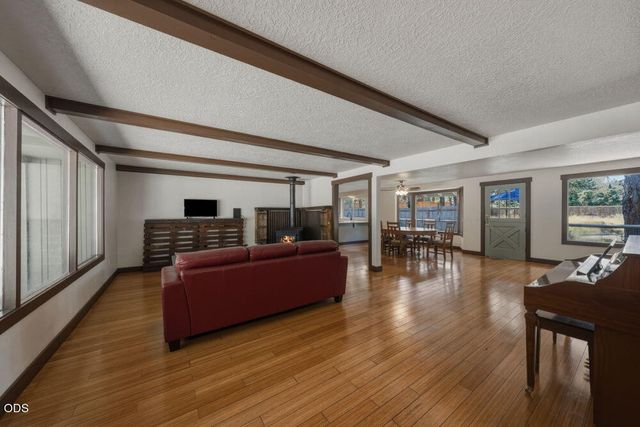 60282 Cree Circle, Bend, OR 97702