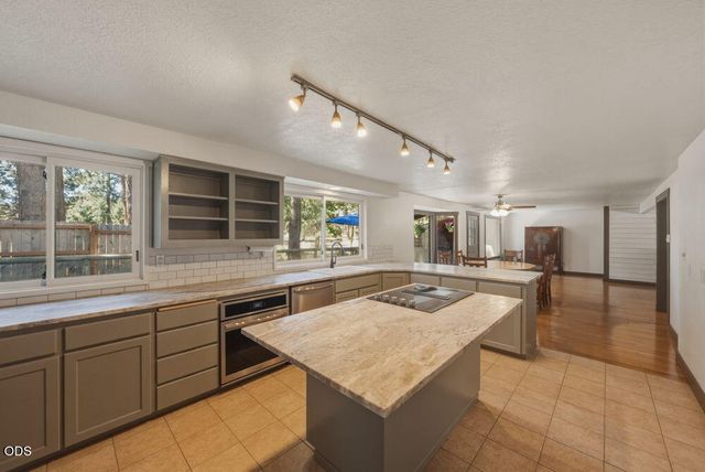 60282 Cree Circle, Bend, OR 97702