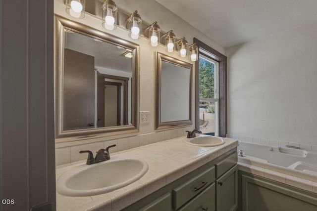 60282 Cree Circle, Bend, OR 97702