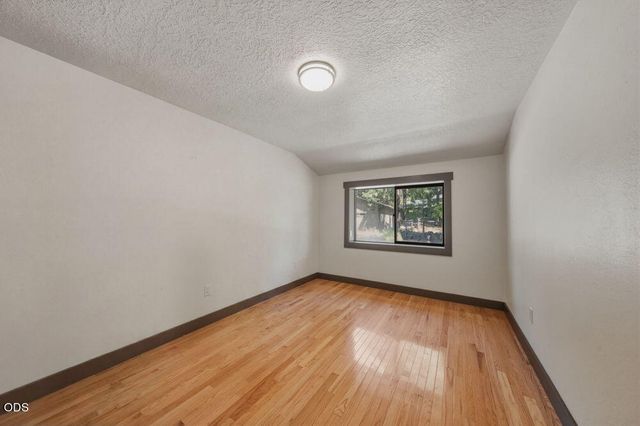 60282 Cree Circle, Bend, OR 97702