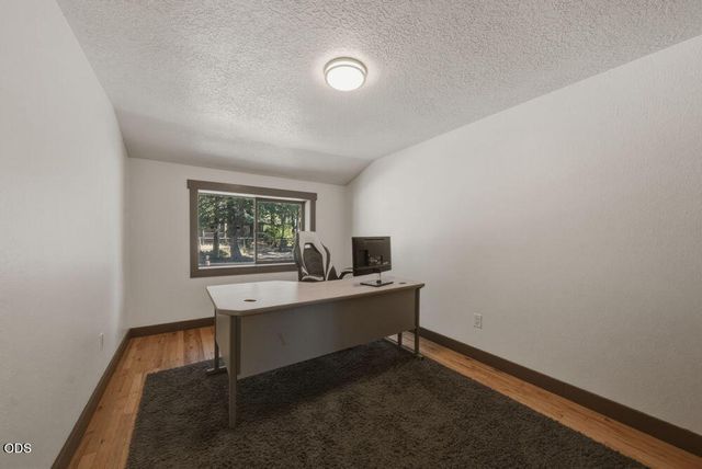 60282 Cree Circle, Bend, OR 97702