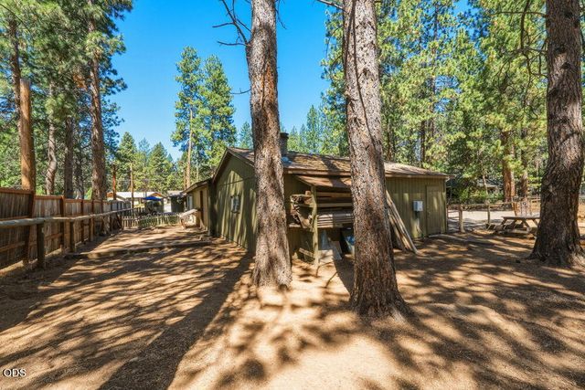 60282 Cree Circle, Bend, OR 97702