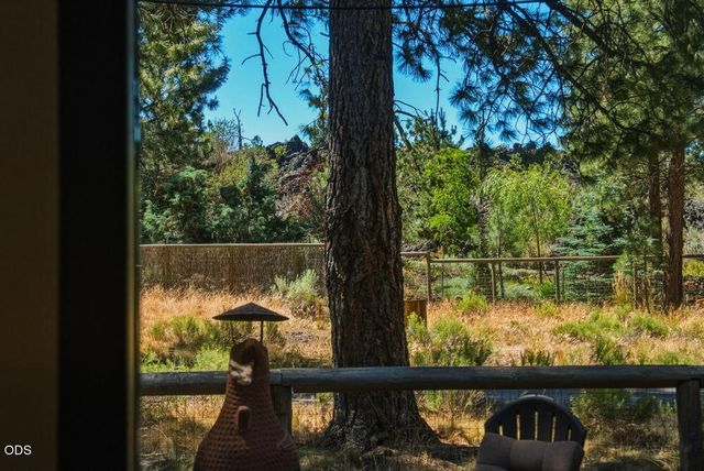 60282 Cree Circle, Bend, OR 97702