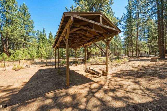 60282 Cree Circle, Bend, OR 97702